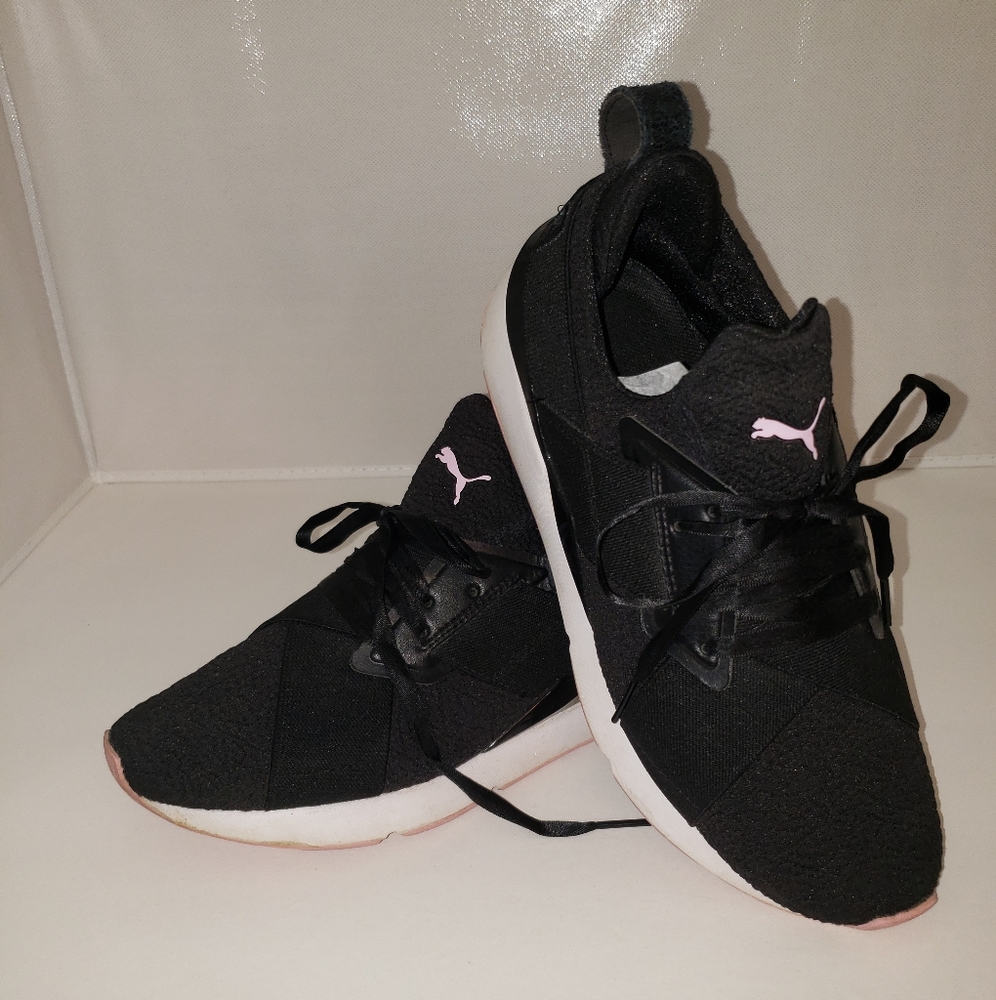 Classy Puma Sneakers 8 - Picture 2 of 8